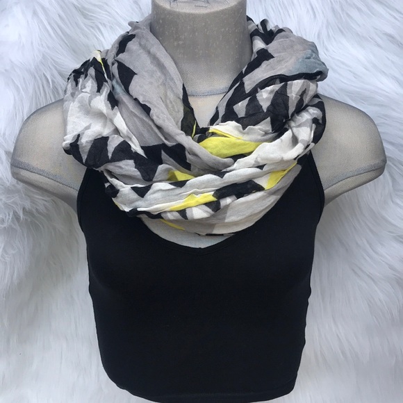 EXPRESS | multi color tribal print oblong scarf - Picture 2 of 3